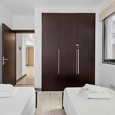 Parkside 2 Bedroom 아파트