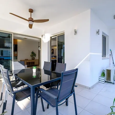 Διαμέρισμα Parkside 2 Bedroom *