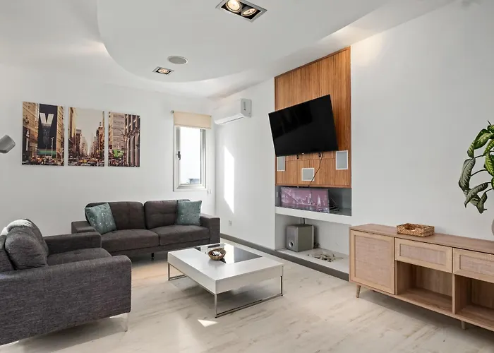 Parkside 2 Bedroom * Larnaca